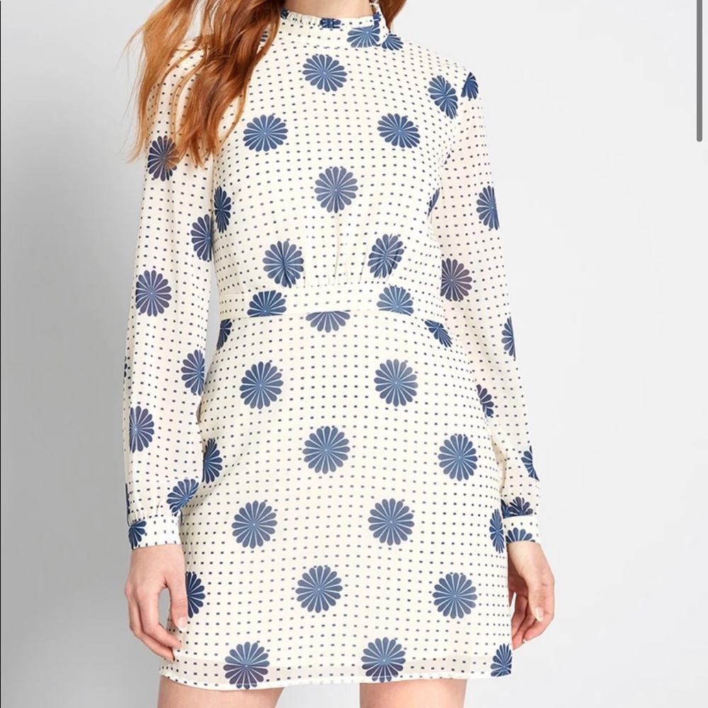 Modcloth White Navy Floral Long Sleeve Mini Dress